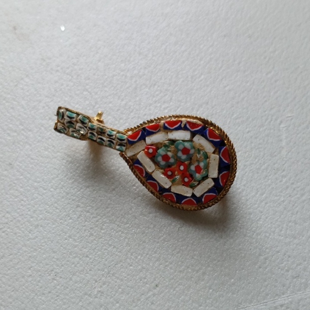 Elegant Gold and Multicolor Pendant